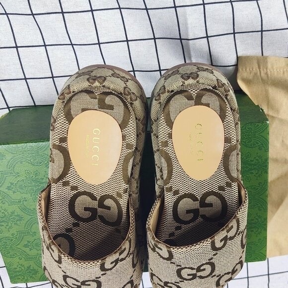 Women’s GG Canvas Slide sandal - Picture 2 of 6